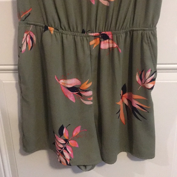 A New Day Moss Green Small Romper - Picture 3 of 9